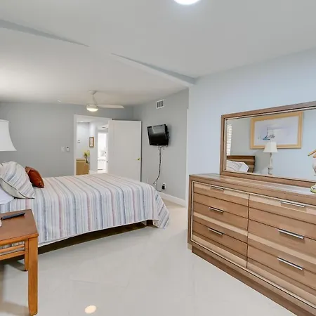 Pelican Nest, Tropical Naples Villa With Pool